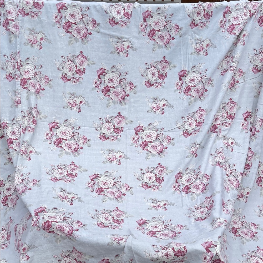 Rachel Ashwell Shabby chic rose Manor, linen duvet, and euro shams